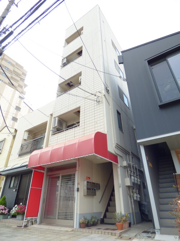 外観(ワンフロア１戸で３面採光)
