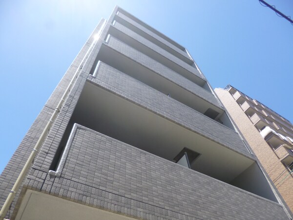 外観(タイル張りのキレイな築浅マンション)