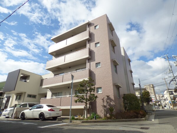 外観(ワンフロア２戸で全室角部屋の３ＬＤＫ)