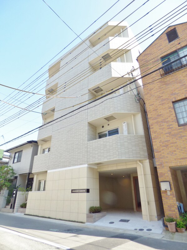外観(全室角部屋設計の築浅マンション)