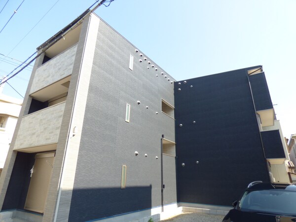 外観(全室角部屋の築浅マンション)