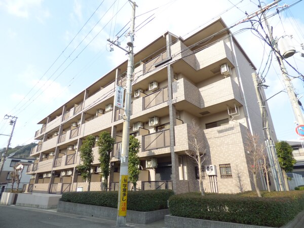 外観(平成１２年築鉄筋コンクリートのしっかりとしたマンション)