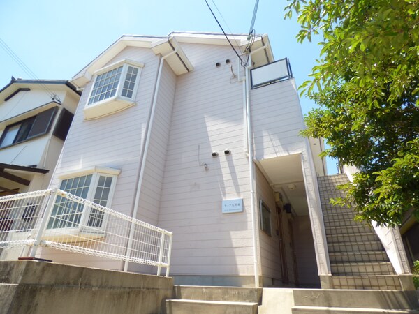 外観(閑静な住宅地に立地した平成築)