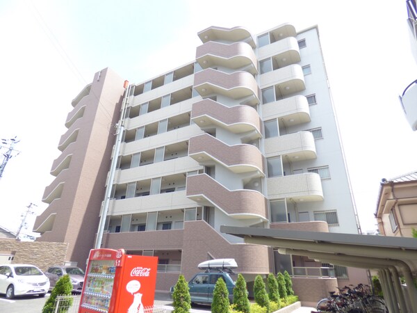 外観(大手ハウスメーカー施工の築浅駅前マンション)