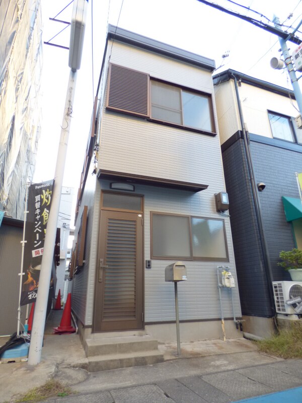 外観(オール洋室にリノベーション済みの一戸建て)