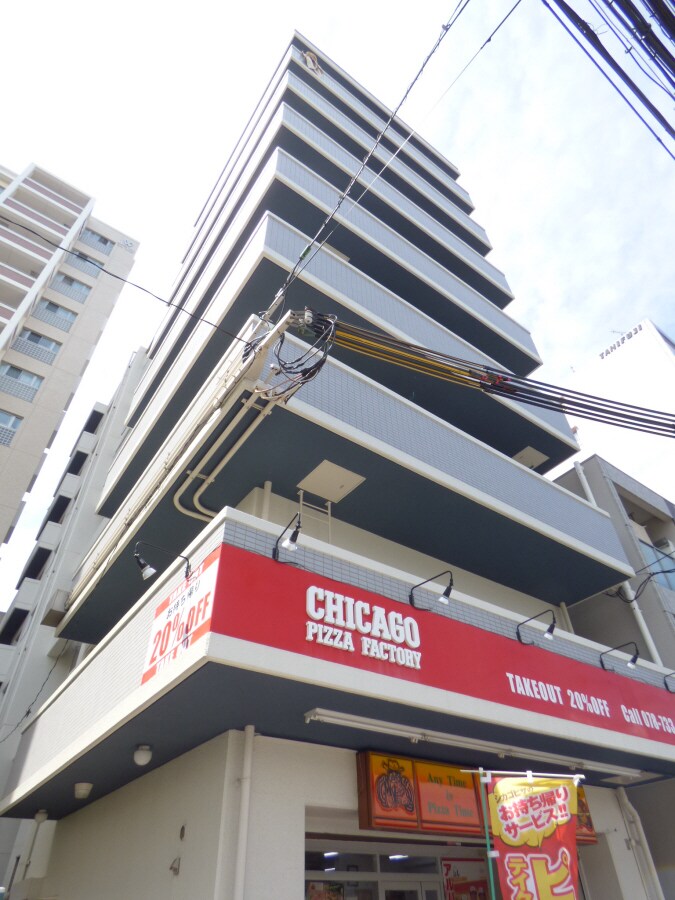 物件外観写真1　(全室角部屋設計のマンション)