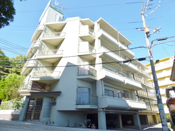外観(平成２３年１２月に外壁共用部分改装済み)