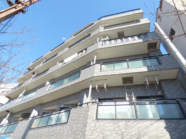 外観(オシャレなタイル張りのマンション)