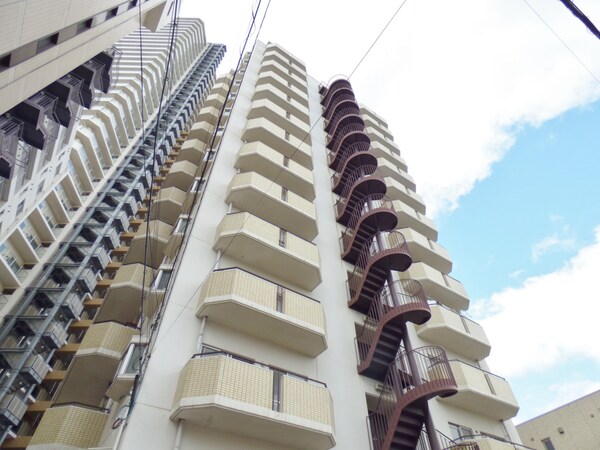 外観(まだまだキレイな高層マンション)