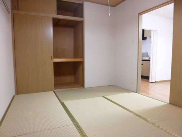 寝室(和)