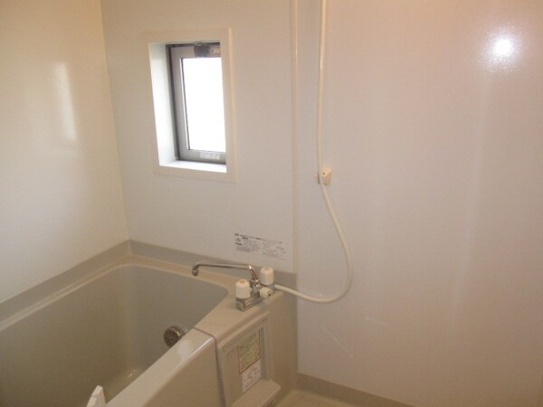 バス／シャワールーム等(バス　ゆったりサイズですよヽ(＾o＾)丿)