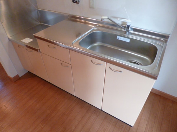 キッチン(キッチン　２口ガスコンロ設置可能です☆)