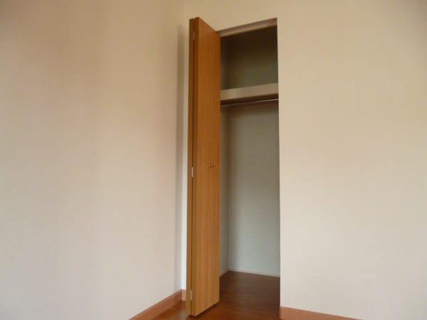 収納(洋室　収納スペース完備！！)