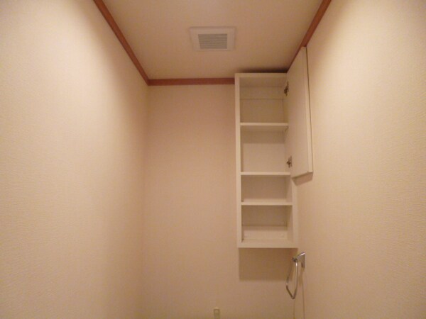 収納(トイレ　収納スペース有ります！！)