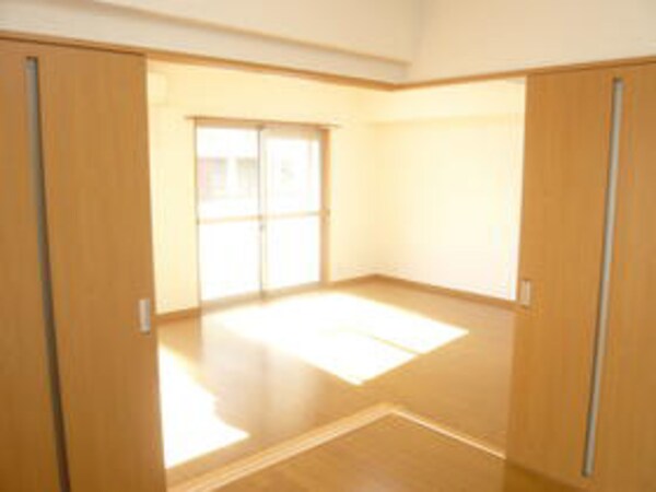 居室(ＬＤＫ　家族でゆったり過ごせます(’-’*))