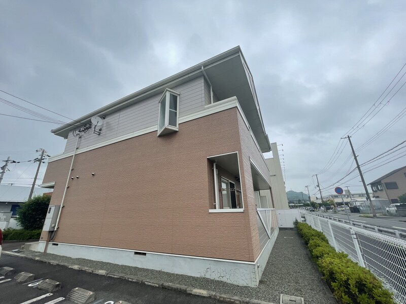 物件外観写真2　