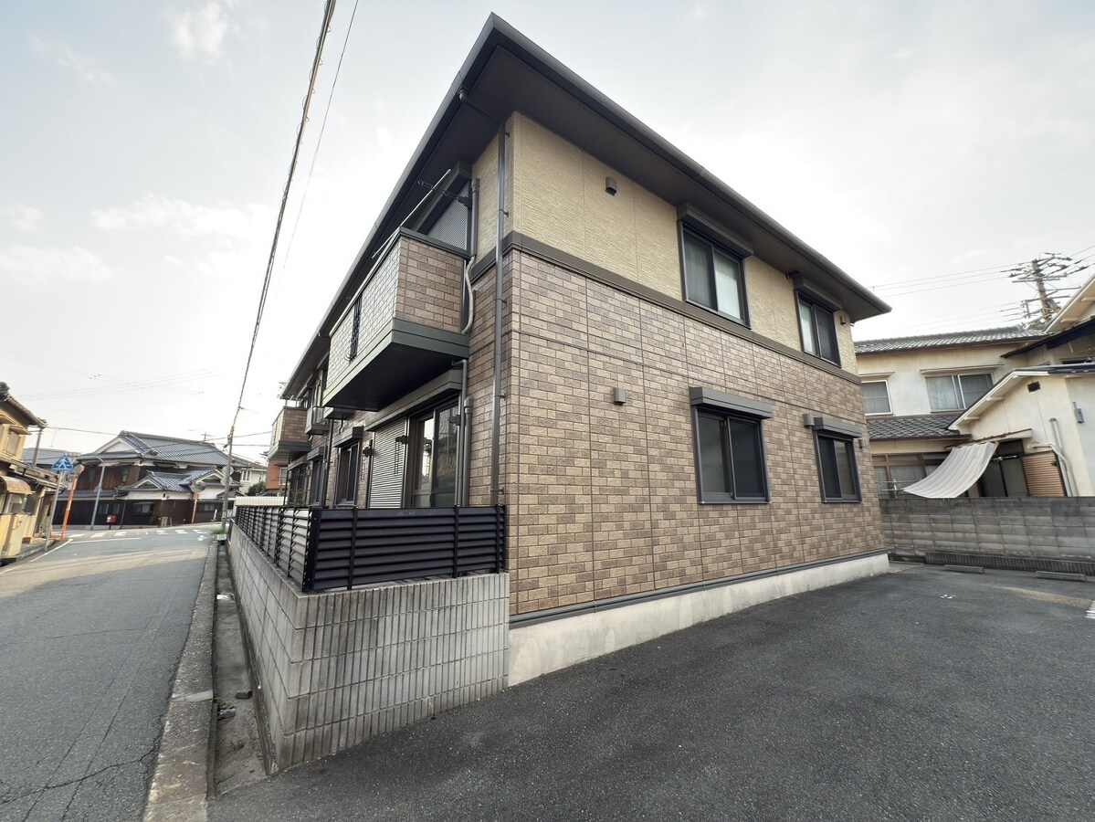 物件外観写真2　