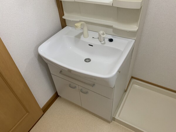 洗面所(玄関)