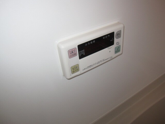 物件内観写真18　(給湯コントローラ)
