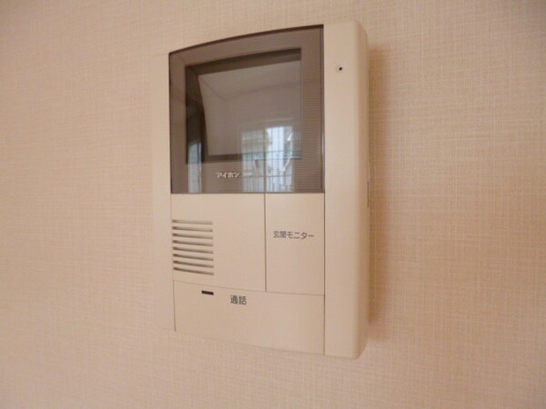 設備(ＴＶモニター付きインターフォンで安心ですよ)