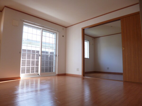 内装(広々ゆったりとした空間です(*＾。＾*))