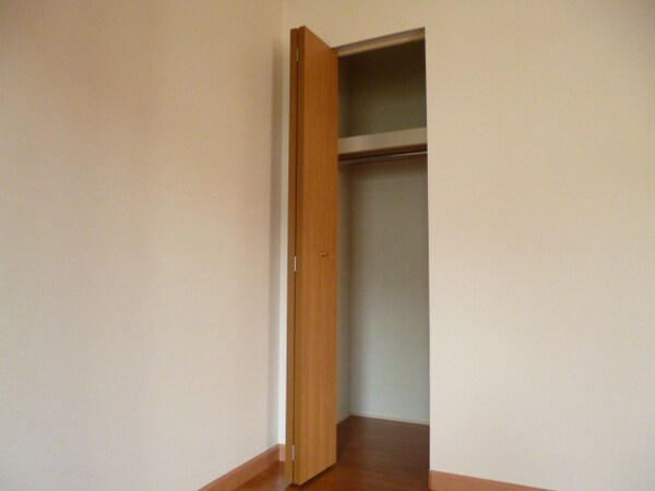 収納(洋室　収納スペース完備！！)