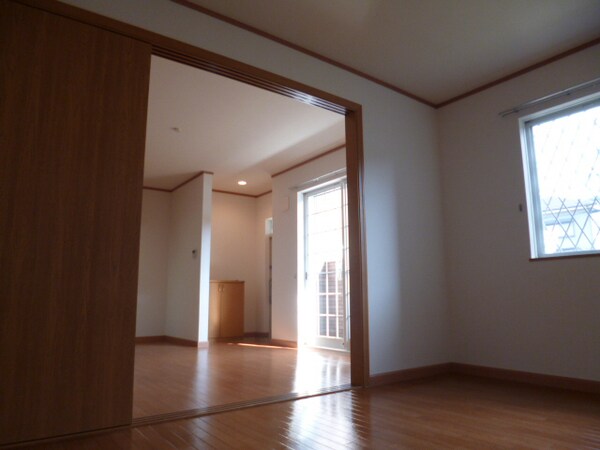 内装(洋室も日当たり良好ですよ(*＾_＾*))