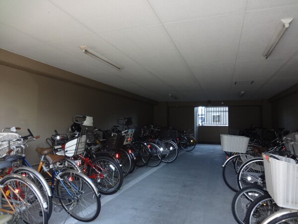 共用部(駐輪場)