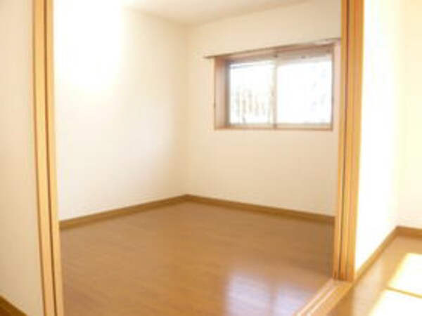 居室(洋室　　日当たり良好ですよヾ(@~▽~@)ノ)