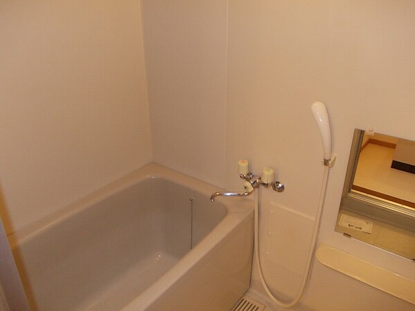 バス／シャワールーム等(バス　ゆったりサイズですよヽ(＾o＾)丿)