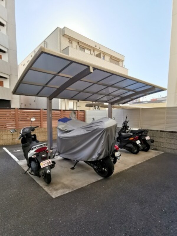 駐車場(バイク置き場)